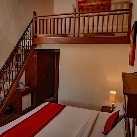 Hotel Puri Dibia Kuta クタ エクステリア 写真